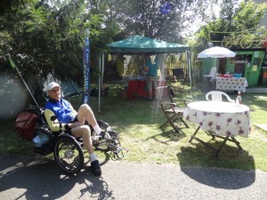 DSC07470 j at stall on bike